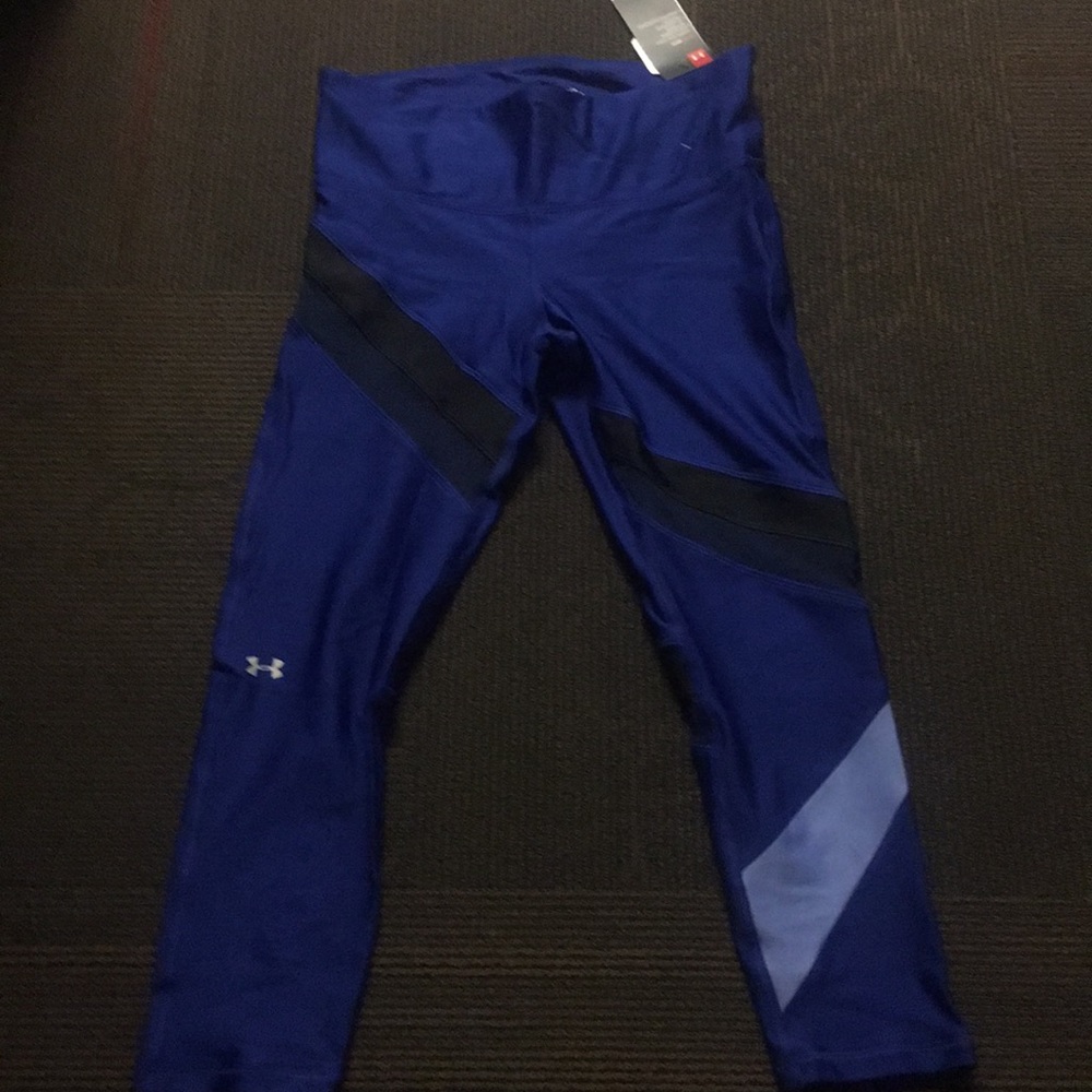 New Woman’s Under Armour Tights Capris